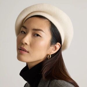 Grace Hats Wool Blend Beret with Detachable Fox Fur Pom-Pom